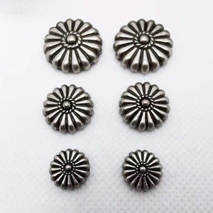 Concho i Antiksilver med Blommig Design