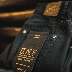 Svarta jeans straight