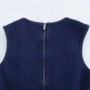 Ärmlös mörk denimklänning