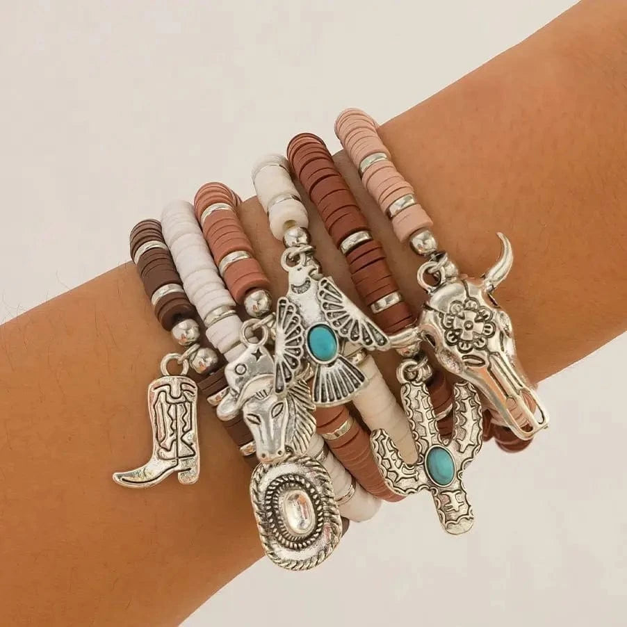Boho Armband med Western Berlocker