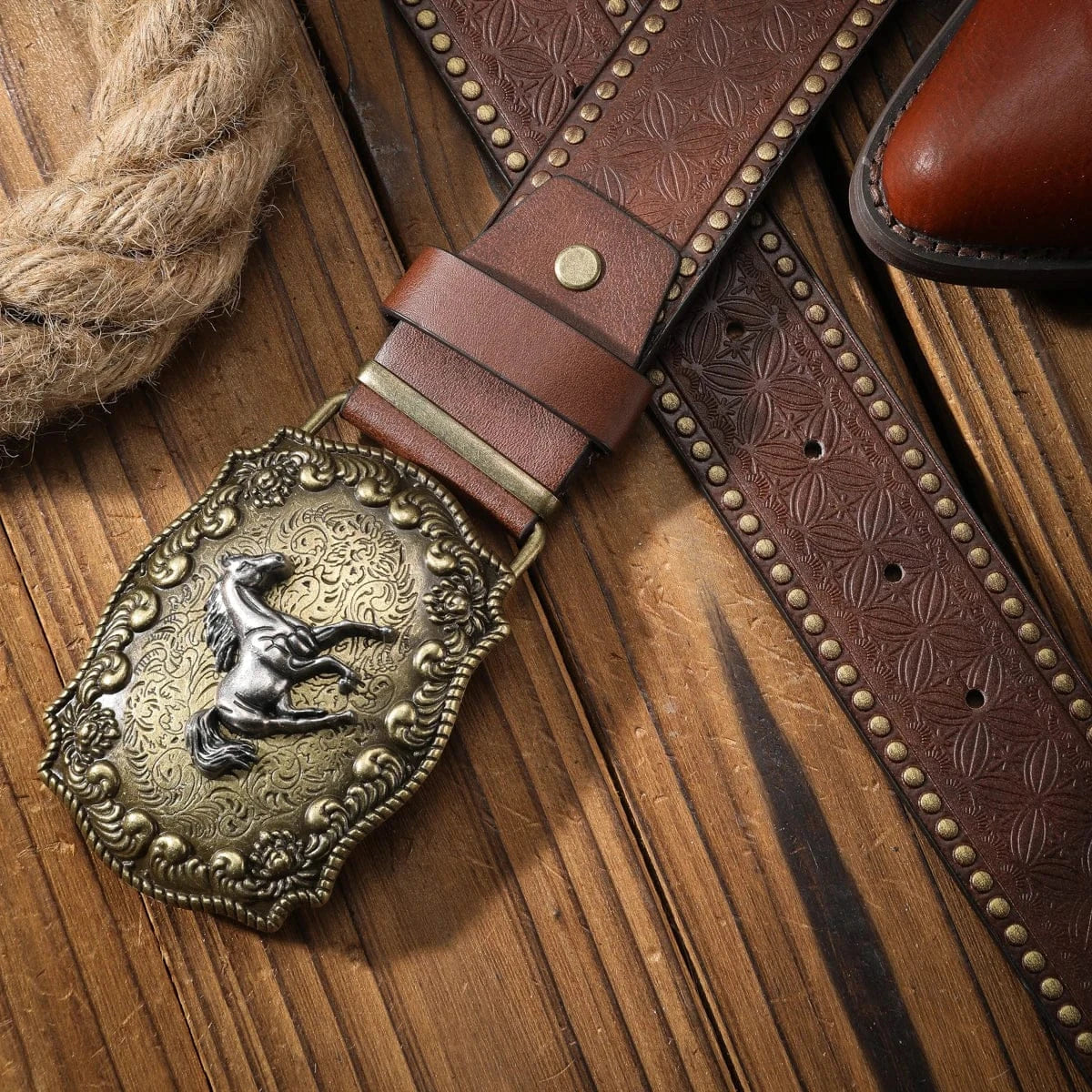 Brunt cowboyläderbälte