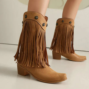Cowboyboots med fransar och nitar i västernstil