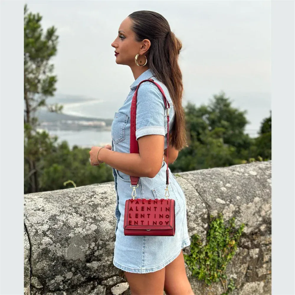 Kort denimklänning med knappar