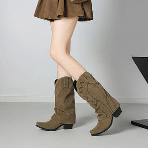 Slouchiga Cowboyboots i Mocka för Dam