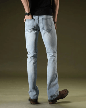 Utsvängda jeans för herr